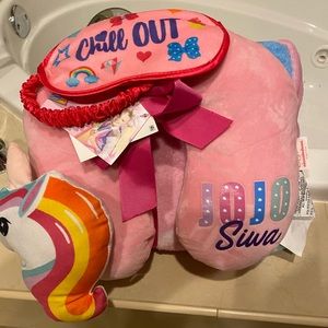 Meet your Posher, Nora